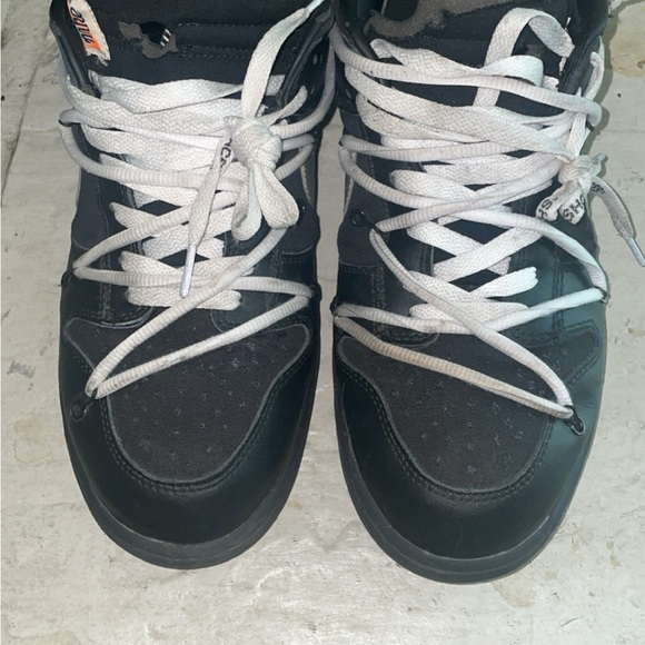I’m selling my off white Nike dunk low lot 50s